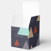 Ballotins Pins À feuillage persistant dessinés à la main dan (Ouvert)