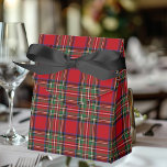 Ballotins Plaid Tartan Stewart Rouge à carreaux pour fête<br><div class="desc">Complétez vos besoins en matière de cadeaux avec cette boîte de faveurs au motif tartan du clan Stewart à carreaux pour toute occasion spéciale,  y compris les anniversaires,  les anniversaires de mariage,  les fêtes</div>