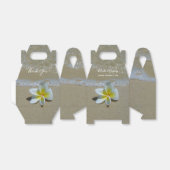 Ballotins Plumeria Frangipani sur le Mariage de sable (Déplié)