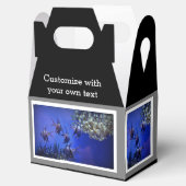 Ballotins Poisson blanc et noir dans la mer Bleue profonde (Ouvert)