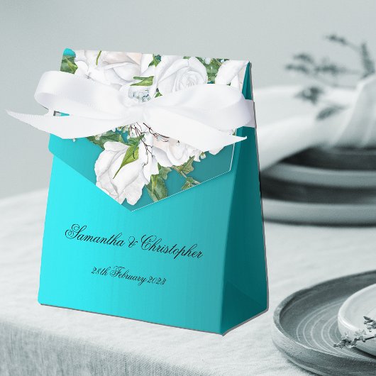 Ballotins Roses nuptiaux blancs sur Mariage turquoise