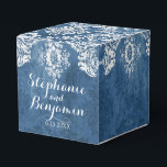 Ballotins Sapphire Bleu Rustique Damas motif mariage Favoris<br><div class="desc">Un design vintage avec tableau et dentelle. Une finition grungy qui fait partie d'une suite et d'une collection d'objets correspondants. Les éléments sont plus faciles à customiser lorsque vous remplacez tout le texte et les photos en premier. Si votre art doit encore être ajusté, cliquez sur le bouton Personnaliser. Cela...</div>