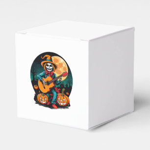 Ballotins scarecrow joue de la guitare et célèbre halloween