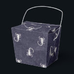 Ballotins Scorpion gris Vintage bleu foncé<br><div class="desc">ballotin vintage dans les accents de bleu.</div>