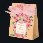 Ballotins Splash Floral Tropical Hawaïen Personnalisé<br><div class="desc">Personnalisez vos cadeaux de mariage avec les noms des couples, la date du mariage et le nom de votre membre de la fête de mariage ou une citation amusante. Fleurs aquarelles libres éclaboussées de couleur tropicale. Éléments floraux hawaïens dans les couleurs de la glace à l'orange de mangue, la jungle...</div>