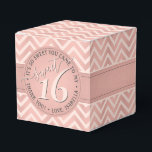 Ballotins Sweet 16th Birthday Cute & Chic Rose Or Chevron<br><div class="desc">Ajoutez une touche personnalisée et élégante aux décorations de fêtes de 16 ans, chic et joli merci aux ballotins. Le design est composé d'une police moderne rose vif et gris foncé sur un arrière - plan motif rose en or faux feuil chevron zigzag. Le texte d'un cercle est simple à...</div>