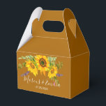 Ballotins Tournesols d'automne Mariage personnalisé<br><div class="desc">Joli coffret cadeau de mariage d'automne / automne avec bouquet de tournesols aquarelle sur fond brun doré avec des blocs de texte personnalisables blancs dans des polices modernes</div>