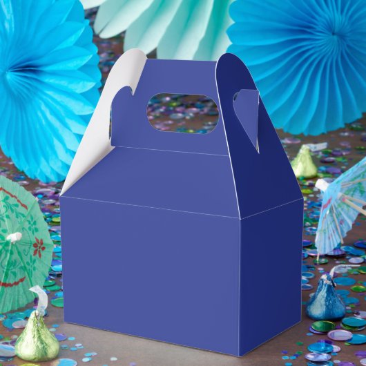 Ballotins un avion volant dans le ciel (Fête)