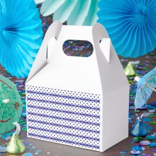 Ballotins Un ciel bleu vif avec des nuages blancs épars.