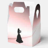 Ballotins Une fille tzigane joue du violon (Ouvert)