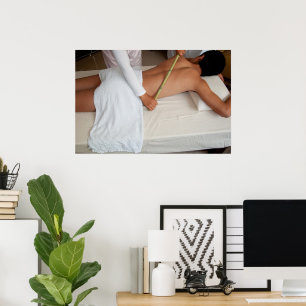 Bamboe massage op de ribben poster