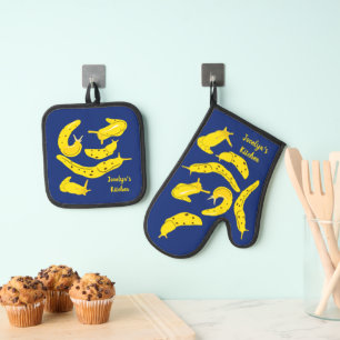 Banana Slugs Yellow en Royal Blue, op maat gesnede Ovenwant & Pannenlap Set