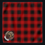 Bandana Cadres photo personnalisés en rouge et noir<br><div class="desc">Fun Noël cadre photo modèle avec un arrière - plan motif plaid rouge. Copyright © Angi Laframboise.</div>