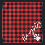 Bandana Chien de Noël rustique roux flannel<br><div class="desc">Ce bandana présente une flanelle rouge rustique et une police manuscrite avec la moitié "coquine" de coquine et belle. Il fait le bandana de Noël parfait pour votre chien ou chat.</div>