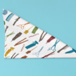 Bandana Coiffeuse motif Ciseaux Coiffeuse Salon Styliste<br><div class="desc">Cette conception a été créée par art numérique. Elle peut être personnalisée en cliquant sur le bouton personnaliser et en ajoutant du texte, des images ou des images à customiser. Contactez-moi à l'adresse colorflowcreations@gmail.com si vous souhaitez que ce design soit disponible sur un autre produit. Achetez ma peinture acrylique abstraite...</div>