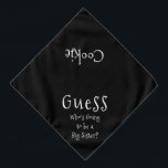 Bandana Devine qui va être un grand chien noir soeur<br><div class="desc">Bandana blanc, avec mignon, drôle, faire-part texte... Devinez qui va être une grande soeur ? Parce que votre animal fait aussi partie de la famille ! Parfait pour votre annonce d'un nouvel animal de compagnie ou bébé! La couleur arrière - plan est personnalisable à n'importe quelle couleur que vous désirez,...</div>