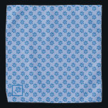 Bandana Empreintes de pattes personnalisées Chien bleu Ban<br><div class="desc">Un mignon bandana à chien bleu avec un motif empreinte de patte. Personnalisez-le avec le nom de votre chien. © ArianeC Illustrations-Tous droits réservés</div>