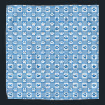 Bandana En vichy bleu avec Empreintes de pattes<br><div class="desc">Pamper votre animal de compagnie avec ce en vichy bleu intemporel avec des pattes à motif bandana!</div>