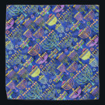 Bandana Étoile de David Hanoukka de la Ménorah d'or bleu c<br><div class="desc">Pour Hanoukka,  cet élégant bandana présente un motif d'or,  de menorah verte et violette avec Star of David sur un arrière - plan bleu. Parfait pour les vacances. Conçu par un artiste mondialement connu ©Tim Coffey.</div>