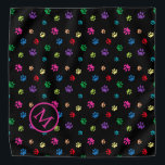 Bandana Monogramme d'Empreintes de pattes animaux colorés<br><div class="desc">Montrez combien vous aimez les animaux avec ce mignon bandana coloré à motifs de pattes. Il est aussi génial avec un arrière - plan blanc. Parie que votre animal de compagnie aura l'air adorable le porter!</div>