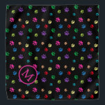 Bandana Monogramme d'Empreintes de pattes animaux colorés<br><div class="desc">Montrez combien vous aimez les animaux avec ce mignon bandana coloré à motifs de pattes. Il est aussi génial avec un arrière - plan blanc. Parie que votre animal de compagnie aura l'air adorable le porter!</div>