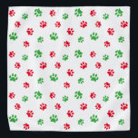 Bandana Motif des Empreintes de pattes verts rouges en vac<br><div class="desc">Montrez combien vous aimez les animaux avec ce mignon bandana à motifs empreintes de pattes rouges et verts. Parie que votre animal de compagnie aura l'air adorable le porter!</div>