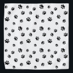 Bandana Motif Empreinte de patte noir<br><div class="desc">Montrez combien vous aimez les animaux avec ce mignon bandana à motif empreinte de patte noir. Il semble aussi génial avec d'autres arrière - plans plus légers. Parie que votre animal de compagnie aura l'air adorable le porter!</div>