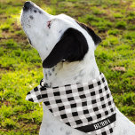 Bandana Nom personnalisé, noir et blanc, Buffalo Check Pla<br><div class="desc">Imprimé sur un côté, le bison noir et blanc coche le bandana motif plaid avec nom personnalisé. Deux tailles disponibles : 18"x18" (enfants, petits chiens) et 22"x22" (adultes, grands chiens). Modifiez facilement le nom à l'aide du Modèle fourni. Tissu léger qui respire bien et sèche rapidement. 100% filé polyester. Pour...</div>