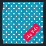 Bandana Pointe Polka Turquoise et Fleur rose Personnalisé<br><div class="desc">De mignons pois blancs sur un bleu turquoise brillant avec un étiquette Tropical Flower Pink que vous pouvez personnaliser avec votre choix de nom ou de texte spécial.</div>