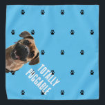 Bandana pour animal de compagnie totalement pugble<br><div class="desc">Votre carlin n'a pas pu paraître plus mignon que dans ce bandana dessiné à la main !</div>