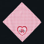 Bandana Rouge Coeurs rose Personnalisé Nom de l'animal de<br><div class="desc">Joli coeur rouge, saupoudrée sur une toile rose, finie par un grand coeur présentant le monogramme et le nom de votre animal. Vous pouvez modifier les styles, les tailles et les couleurs du texte à l'aide du menu d'édition. Vous pouvez également modifier la couleur de l'arrière - plan dans le...</div>
