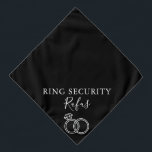 Bandana Sonnerie de sécurité Nom personnalisé Mariage chie<br><div class="desc">Un super mignon bandana mariage avec des anneaux mariages. Personnalisez avec le nom de votre chien et son rôle d'honneur lors de votre journée spéciale. Conçu par Thisisnotme©</div>