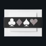 Bandeau De Faire-part Destiny Vegas Invitation Faux Silver Parties scint<br><div class="desc">La parties scintillant en faux argent brillant et les costumes de carte blanche sur le noir sont un ajout élégant à la suite Destiny mariage et conserveront tous vos inserts ensemble pour un look cohésif. Parfait pour un mariage de Las Vegas dans une petite chapelle au large de la bande,...</div>