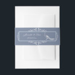 Bandeau De Faire-part Dusty Blue Peacock Flourdissant Invitation<br><div class="desc">Personnalisez votre papeterie mariage pour les invités avec un ensemble de Dusty Blue Peacock Flourish Faire-part de mariage Belly Band. Le design de la bande de ventre est orné d'un élégant paon orné de fleurs. Personnalisez avec les noms du marié et de la mariée avec la date du mariage. Papier...</div>