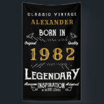 Banderoles 40th Birthday 1982 Ajouter le nom Black Gold Legen<br><div class="desc">Bannière d'anniversaire personnalisée. Ajoutez le nom à cette bannière d'anniversaire d'impression rétro de style vintage. Modifiez le nom et l'année avec le modèle fourni. Un magnifique mur d'anniversaire noir personnalisé accroché à la typographie vintage blanche et or. Plus de cadeaux et de fournitures de fête disponibles avec le design "légendaire"...</div>
