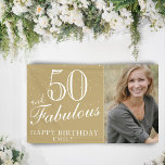 Banderoles 50 et fabuleux moderne Golden 50th Birthday Photo<br><div class="desc">50 et Fabulous Modern Golden 50th Birthday Photo Banner. Grand signe pour la fête du 50ème anniversaire avec une photo personnalisée, inspirant et drôle dire 50 et fabuleux et texte en écriture blanche tendance. L'arrière - plan est en or et le texte est en blanc. Personnalisez le panneau avec votre...</div>