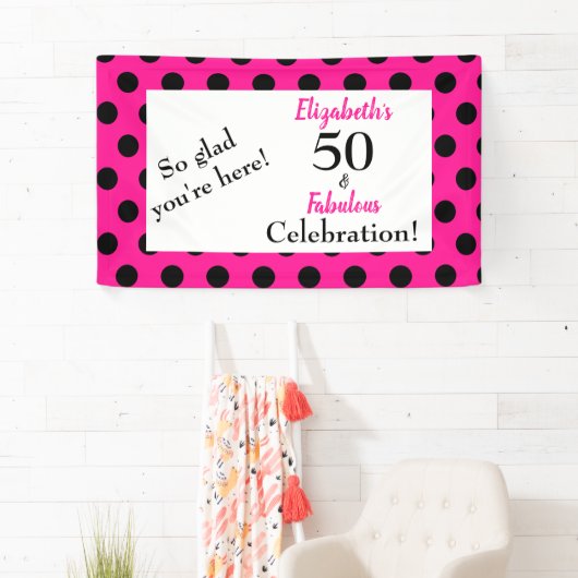 Banderoles 50 et Fabulous Bold rose avec Pois noirs (En situation)