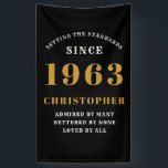 Banderoles 60th Birthday Born 1963 Ajouter Nom Black Gold<br><div class="desc">Anniversaire personnalisé ajoutez votre nom et la bannière année. Modifiez le nom et l'année avec le modèle fourni. Un merveilleux accessoire de fête d'anniversaire personnalisé. Plus de cadeaux et de fournitures de fête disponibles avec le design "normes de fixation" dans le magasin.</div>
