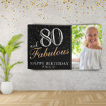 Banderoles 80 et fabuleux Elegant Black 80th Birthday Photo<br><div class="desc">80 et Fabulous Elegant Black 80th Birthday Photo Banner. Grand signe pour la fête du 80ème anniversaire avec une photo personnalisée, inspirationnelle et drôle de citation 80 et fabuleux et texte dans un script tendance avec un nom. L'arrière - plan est noir et le texte est blanc et doré. Personnalisez...</div>