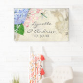 Banderoles Anglais Garden Hydrangea w Dragonflies Watercolor (En situation)