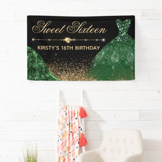 Banderoles Aquarelle vert foncé Robe & bordure vague Sweet 16 (En situation)