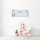 Banderoles Bienvenue à la réception de mariage Dusty Blue Flo (En situation)