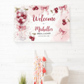 Banderoles Cerise sur le dessus du cocktail Bow Summer Bridal (Insitu)