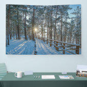 Banderoles Chemin en bois sur la forêt d'hiver enneigée (Salon professionnel)