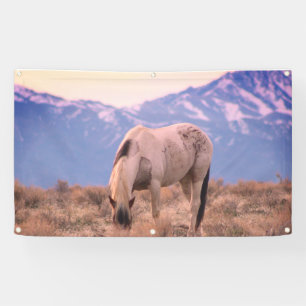 BANDEROLES CHEVAUX SAUVAGES PINTO DANS LES MONTAGNES BANNER M