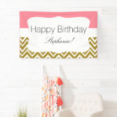 Banderoles Chevron d'or avec Anniversaire rose (En situation)