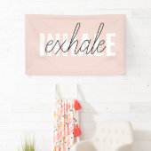 Banderoles Citation moderne Pastel Pink Inhale Exhale (En situation)