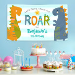 Banderoles Dinosaures Bleu Cute Stomp Chomp Roar Boy Annivers<br><div class="desc">"Tombons, chompes et rugissons". Fier d’accueillir tous les invités de la fête d’anniversaire du dinosaure de votre fils! Affichez cette étonnante bannière moderne, élégante et personnalisée pour ajouter à sa journée spéciale. Un visuel amusant, fantaisiste et ludique de deux t-rexs mignons, audacieux, kawaii, orange, vert et bleu, et de la...</div>