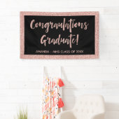 Banderoles Diplômé rose de félicitations du regard | de (En situation)