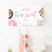 Banderoles Donut Two Sweet 2e anniversaire (En situation)
